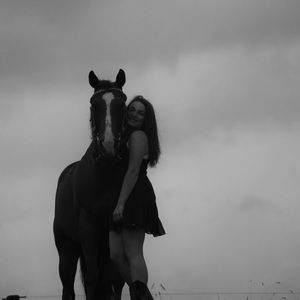 Meet your Posher, Hana